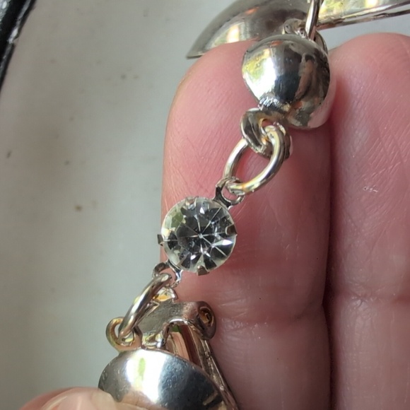 Elegant Silver Heart Drop Earrings - Picture 5 of 6